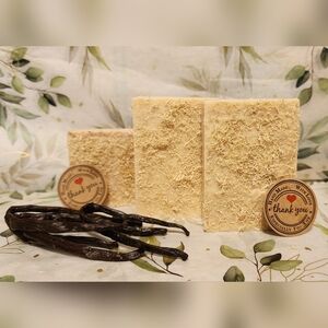 Handcrafted Soap Bar ( 2-Pack) Vanilla Scented - Gift